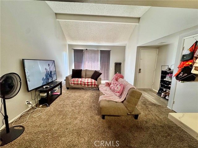 2266 Denair, Highland, CA 92346