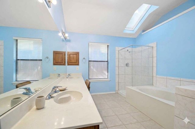1801 Twisted Oak DR, Leander, TX 78641