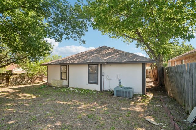 1801 Twisted Oak DR, Leander, TX 78641