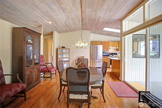 310 Prestwick Drive, Camano Island, WA 98282
