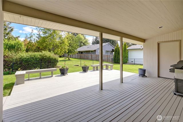 310 Prestwick Drive, Camano Island, WA 98282