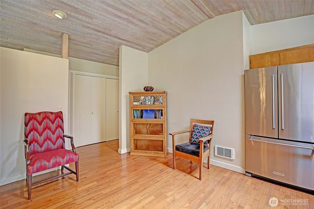 310 Prestwick Drive, Camano Island, WA 98282