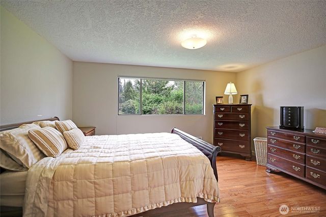 310 Prestwick Drive, Camano Island, WA 98282