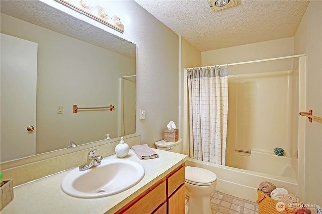 310 Prestwick Drive, Camano Island, WA 98282