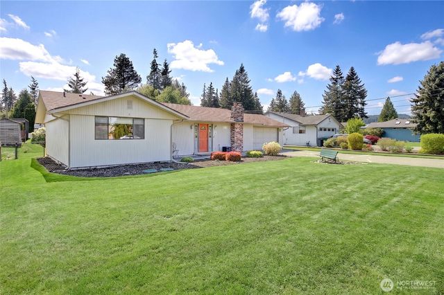 310 Prestwick Drive, Camano Island, WA 98282