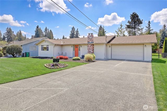 310 Prestwick Drive, Camano Island, WA 98282