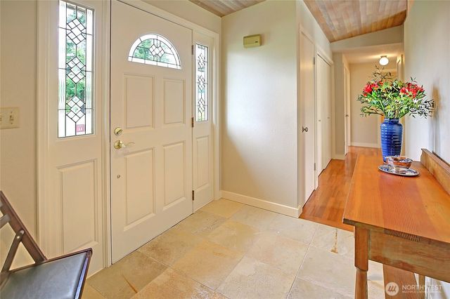 310 Prestwick Drive, Camano Island, WA 98282