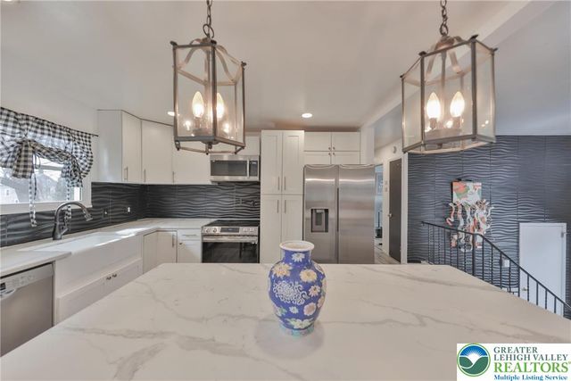 422 Belvidere Street, Nazareth Boro, PA 18064