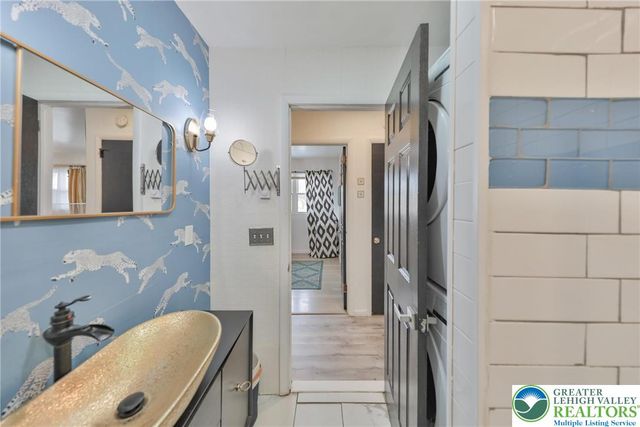 422 Belvidere Street, Nazareth Boro, PA 18064