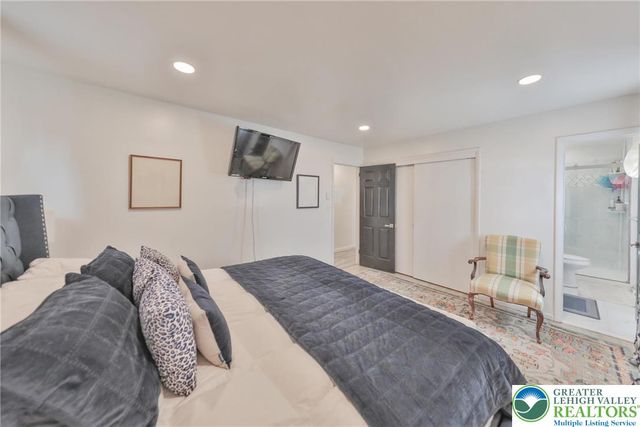 422 Belvidere Street, Nazareth Boro, PA 18064