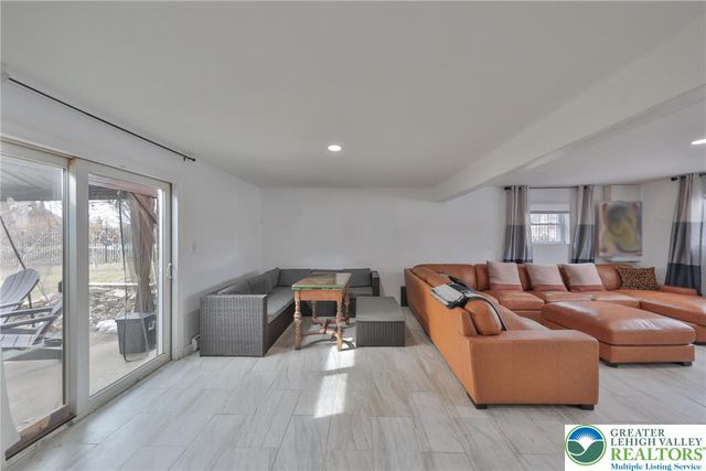 422 Belvidere Street, Nazareth Boro, PA 18064