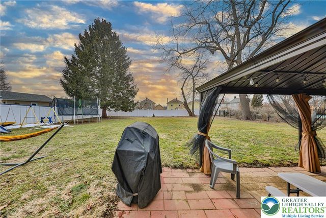 422 Belvidere Street, Nazareth Boro, PA 18064