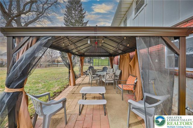 422 Belvidere Street, Nazareth Boro, PA 18064