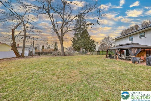 422 Belvidere Street, Nazareth Boro, PA 18064