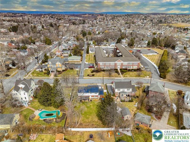 422 Belvidere Street, Nazareth Boro, PA 18064