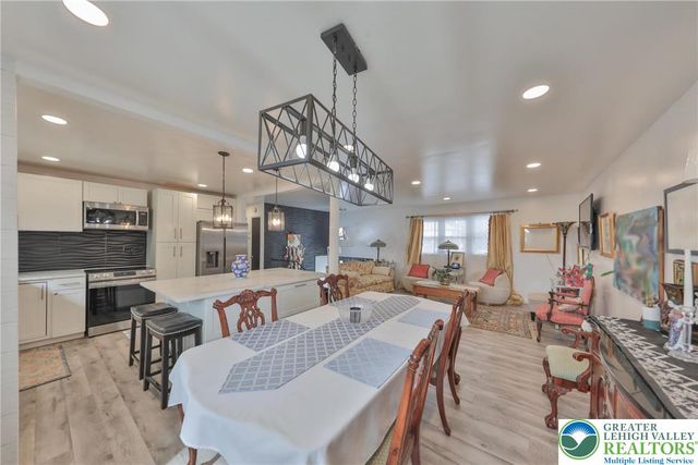 422 Belvidere Street, Nazareth Boro, PA 18064