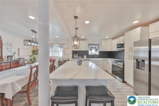 422 Belvidere Street, Nazareth Boro, PA 18064