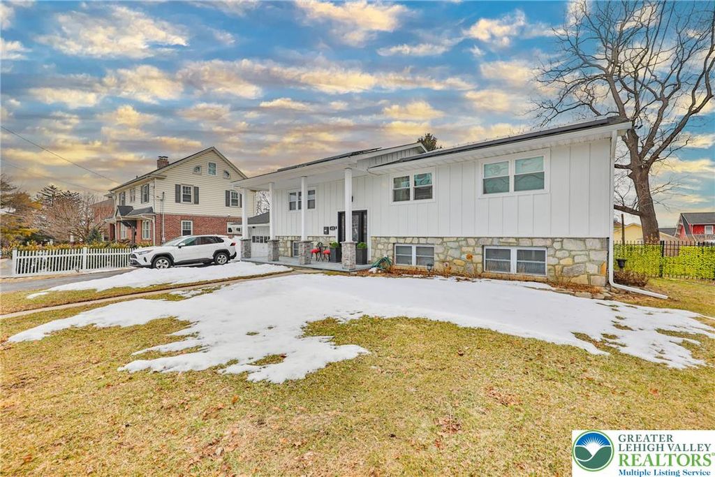 422 Belvidere Street, Nazareth Boro, PA 18064