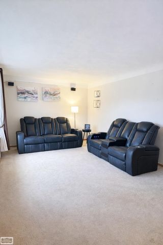 27738 Roan Avenue, Warren, MI 48093