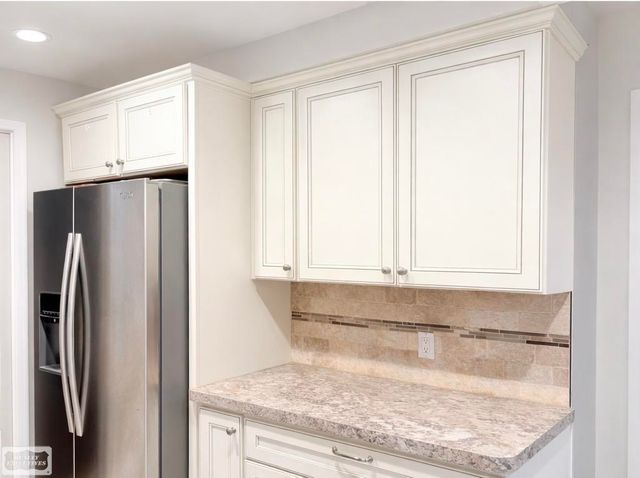 27738 Roan Avenue, Warren, MI 48093