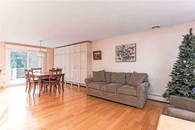 102 Moccasin Trail, Cranston, RI 02921