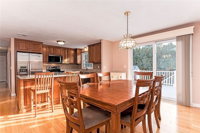 102 Moccasin Trail, Cranston, RI 02921