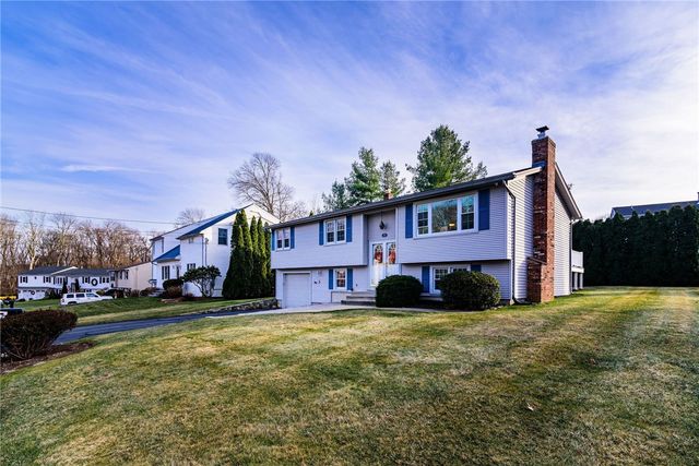 102 Moccasin Trail, Cranston, RI 02921