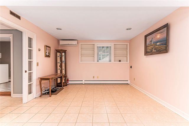 102 Moccasin Trail, Cranston, RI 02921