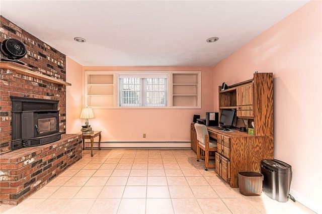 102 Moccasin Trail, Cranston, RI 02921