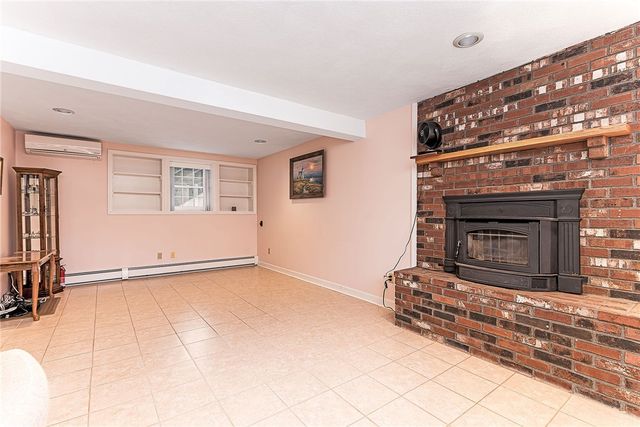 102 Moccasin Trail, Cranston, RI 02921