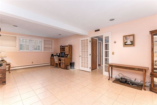 102 Moccasin Trail, Cranston, RI 02921