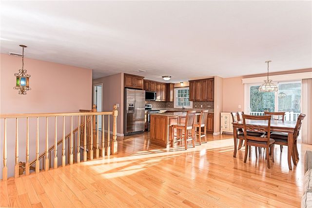 102 Moccasin Trail, Cranston, RI 02921