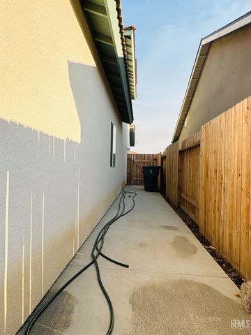 8410 Avon Street, Bakersfield, CA 93314