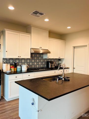 8410 Avon Street, Bakersfield, CA 93314