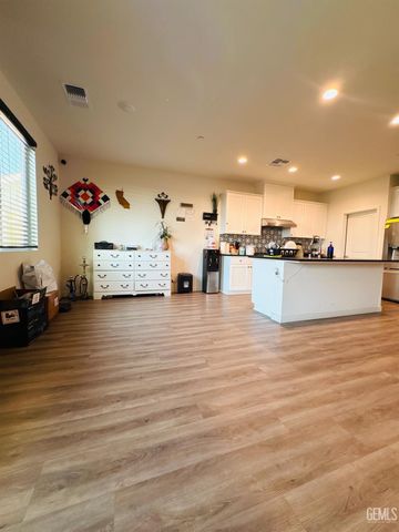 8410 Avon Street, Bakersfield, CA 93314