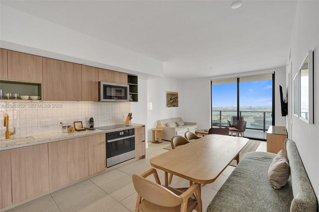 159 NE 6th Street 3916, Miami, FL 33132