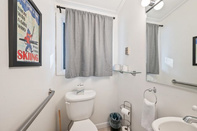 104 Alpstrausse Road, Bartlett, NH 03845