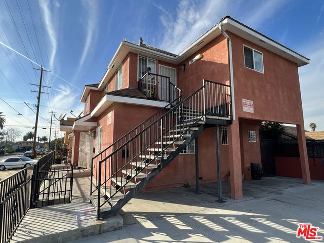 711 W 90th Street, Los Angeles, CA 90044