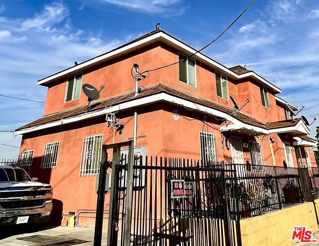 711 W 90th Street, Los Angeles, CA 90044