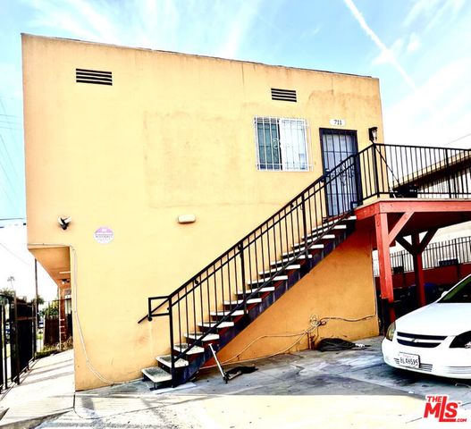711 W 90th Street, Los Angeles, CA 90044