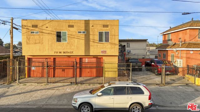 711 W 90th Street, Los Angeles, CA 90044