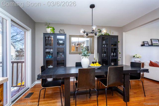 1747 Beechmont Street, Keego Harbor, MI 48320