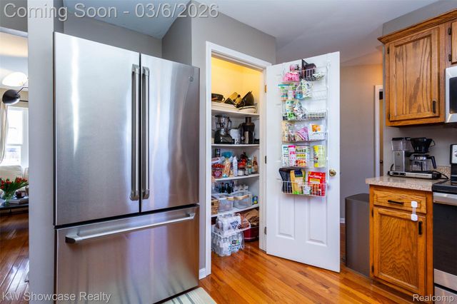 1747 Beechmont Street, Keego Harbor, MI 48320