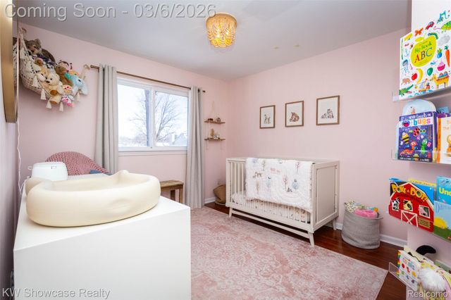 1747 Beechmont Street, Keego Harbor, MI 48320