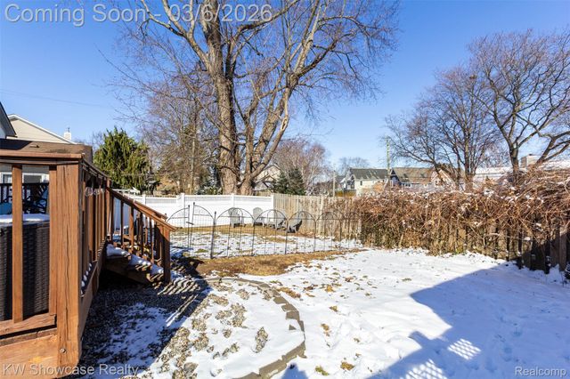 1747 Beechmont Street, Keego Harbor, MI 48320