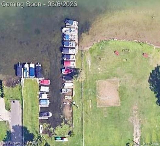 1747 Beechmont Street, Keego Harbor, MI 48320