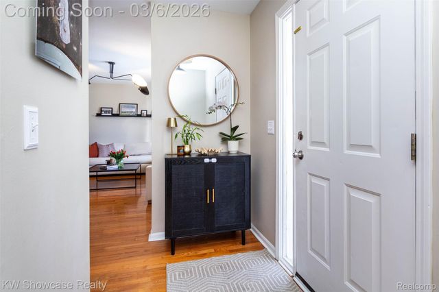 1747 Beechmont Street, Keego Harbor, MI 48320