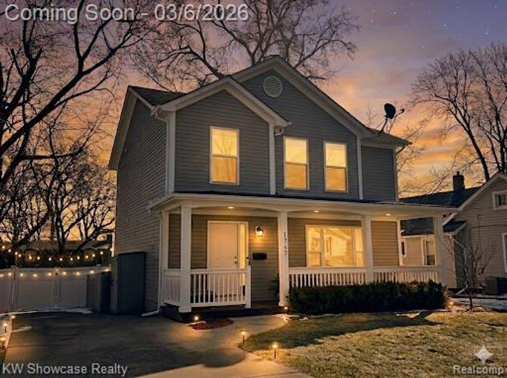 1747 Beechmont Street, Keego Harbor, MI 48320