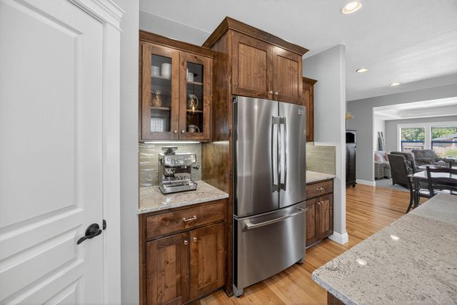 661 Forest Ridge Drive, Medford, OR 97504