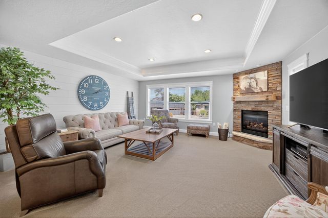 661 Forest Ridge Drive, Medford, OR 97504